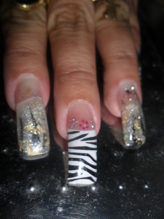 https://www.facebook.com/biancamynails
